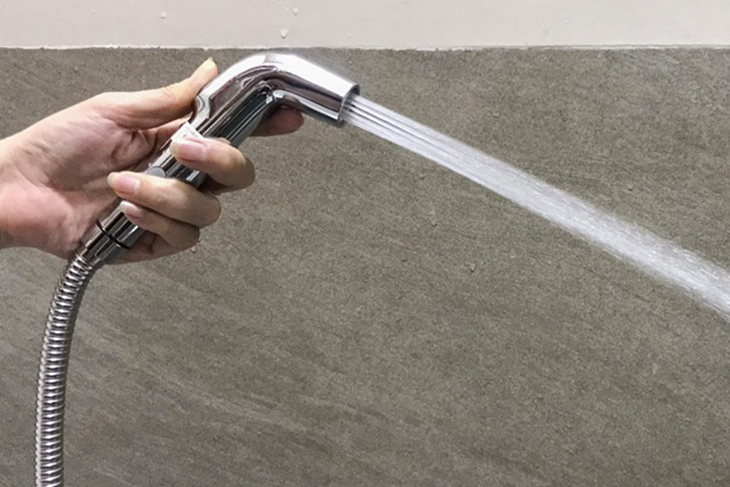 Cách khắc phục vòi xịt vệ sinh bị rỉ nước cực kì đơn giản tại nhà từ A – Z