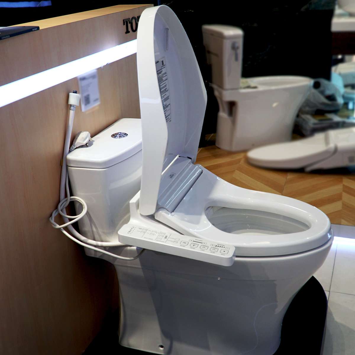 Bàn cầu một khối TOTO MS885DW16 nắp điện tử Washlet C2 TCF23410AAA Bàn Cầu Một Khối Toto Ms885Dw16 Nắp Điện Tử Washlet C2 Tcf23410Aaa - Ảnh 4