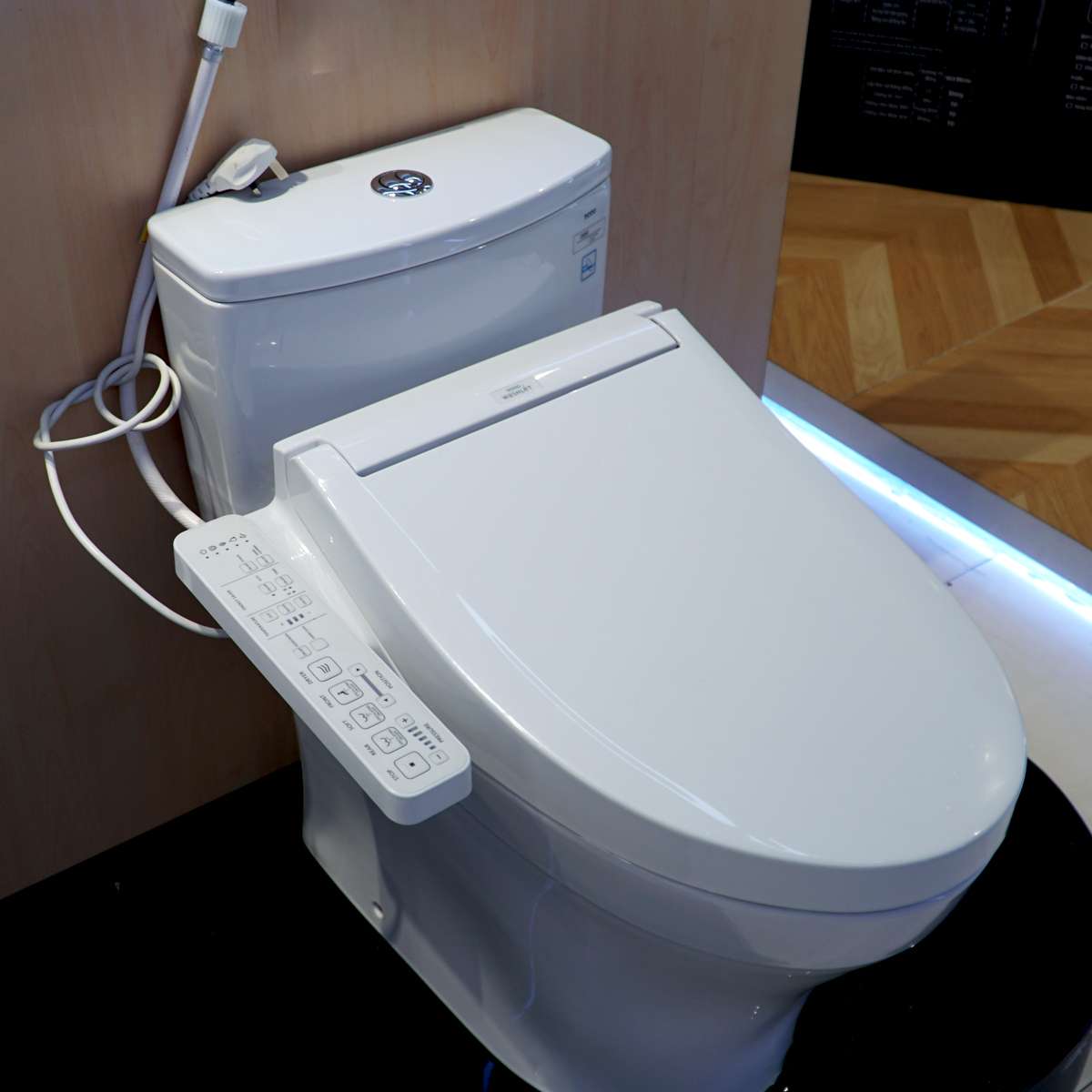 Bàn cầu một khối TOTO MS885DW16 nắp điện tử Washlet C2 TCF23410AAA Bàn Cầu Một Khối Toto Ms885Dw16 Nắp Điện Tử Washlet C2 Tcf23410Aaa - Ảnh 2