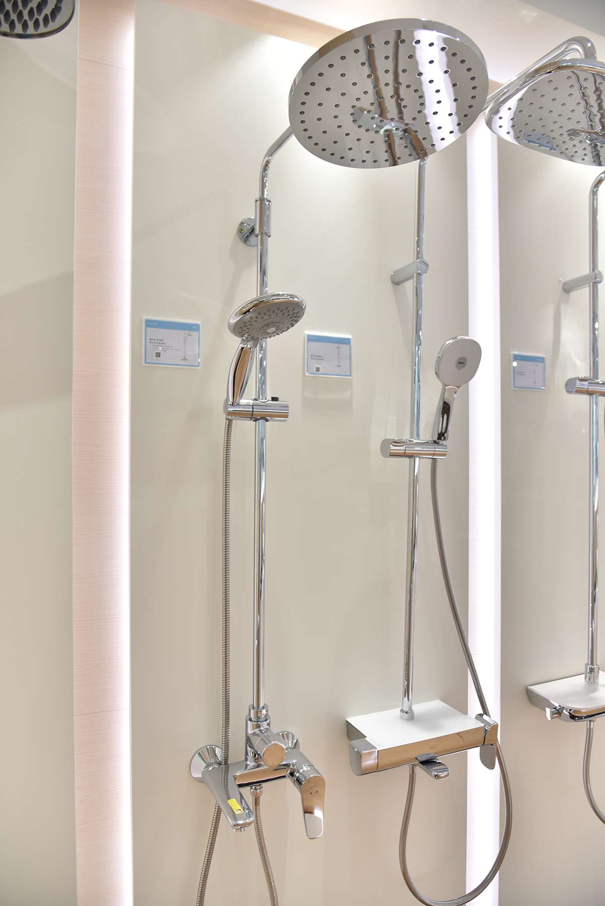 Đặc Điểm Nổi Bật Sen Cây Inax Bfv-515S