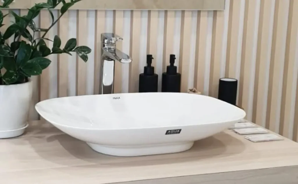 Chậu lavabo Inax có tốt không? Có nên mua?