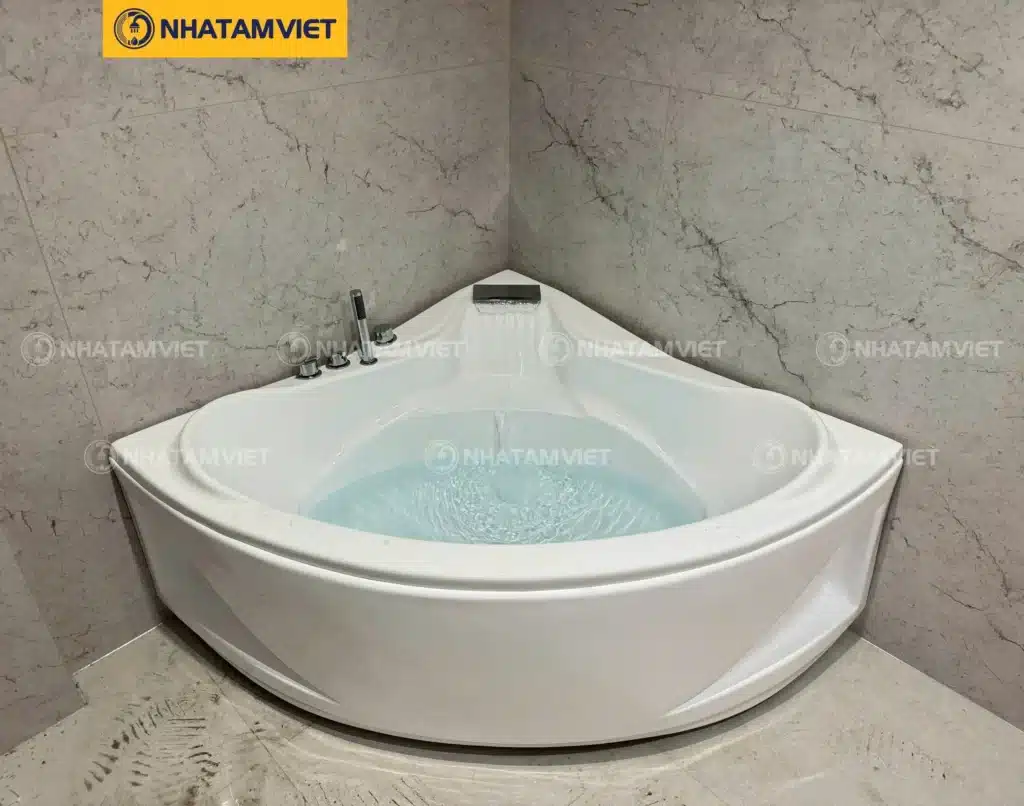 Bồn tắm nằm hay bồn tắm góc – nên chọn loại nào cho nhà phố? Nhược Điểm Của Bồn Tắm Góc