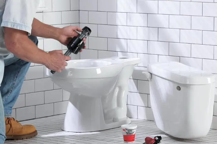 Khoảng cách lắp đặt bồn cầu chuẩn bao nhiêu? Cách đo đúng 100% khi xây nhà