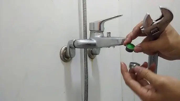 Hướng Dẫn Sửa Vòi Sen Tắm Bị Rỉ Nước Tại Nhà