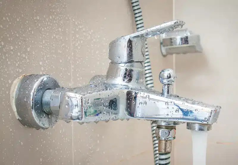 Hướng Dẫn Sửa Vòi Sen Tắm Bị Rỉ Nước Tại Nhà